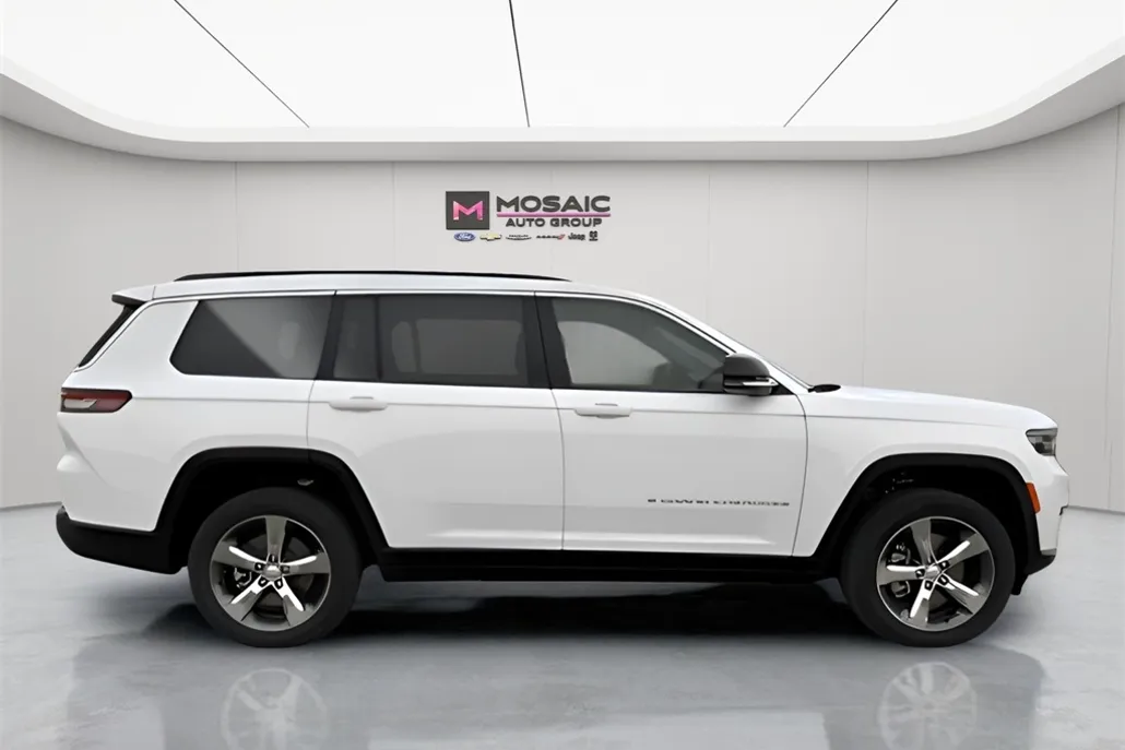 2025 Jeep Grand Cherokee Limited photo 1