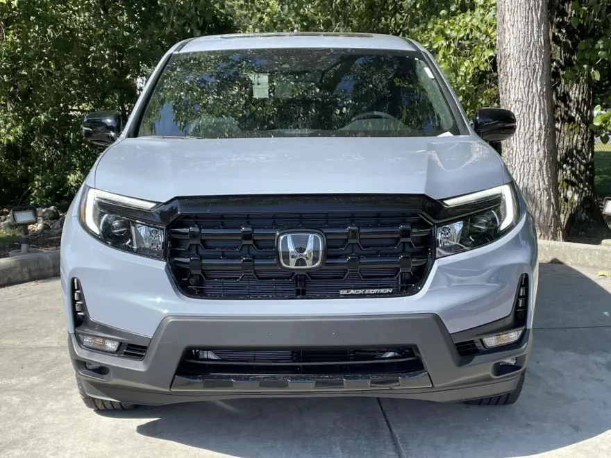 2025 Honda Ridgeline Black Edition photo 1
