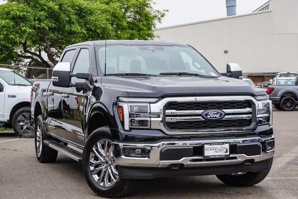 2025 Ford F-150 Lariat photo 1