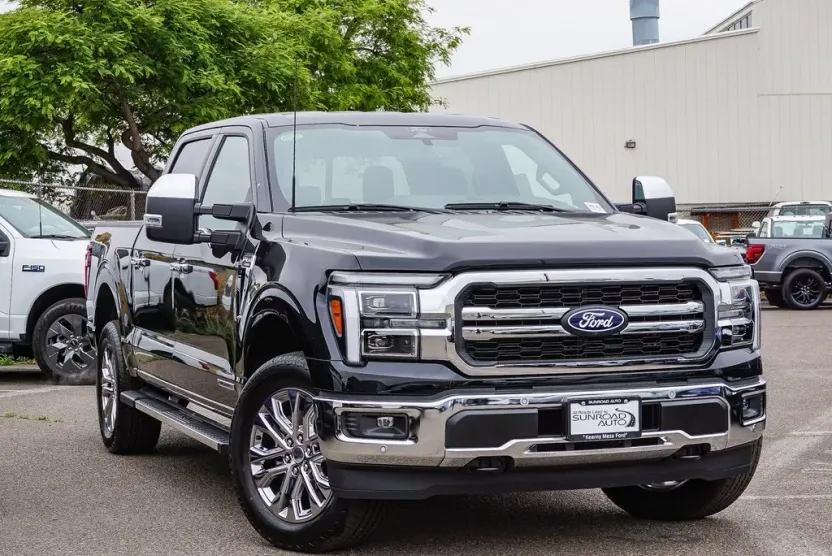 2025 Ford F-150 Lariat photo 1