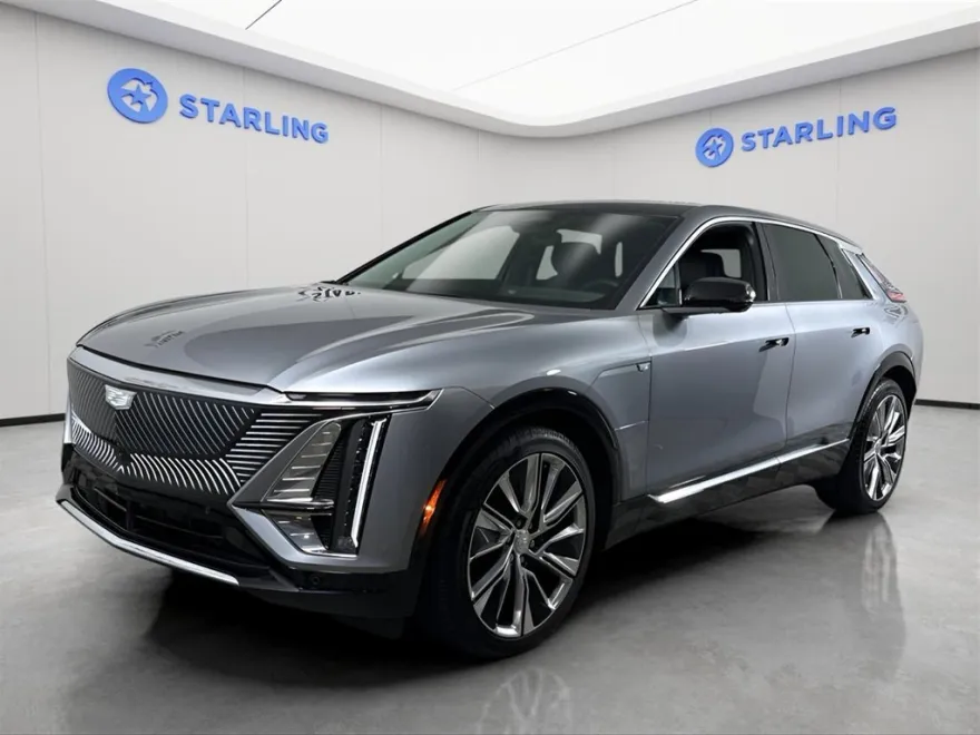 2024 Cadillac Lyriq Luxury photo 1