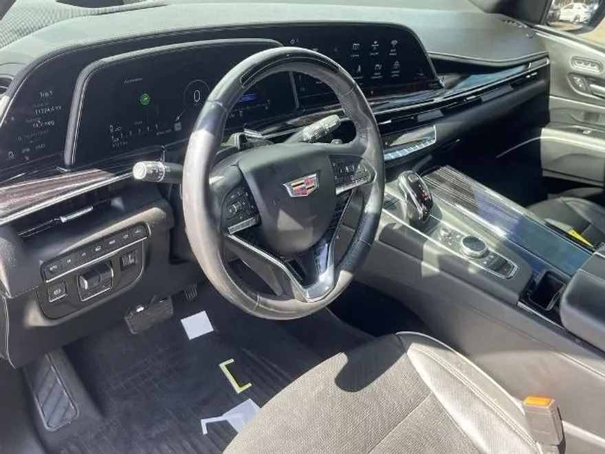 2023 Cadillac Escalade Sport photo 1