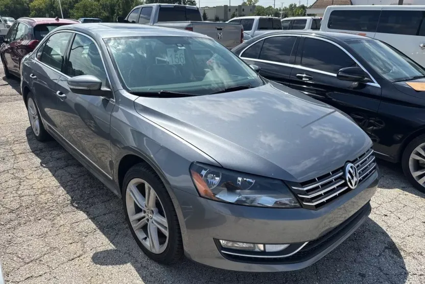 2014 Volkswagen Passat TDI SEL Premium photo 1