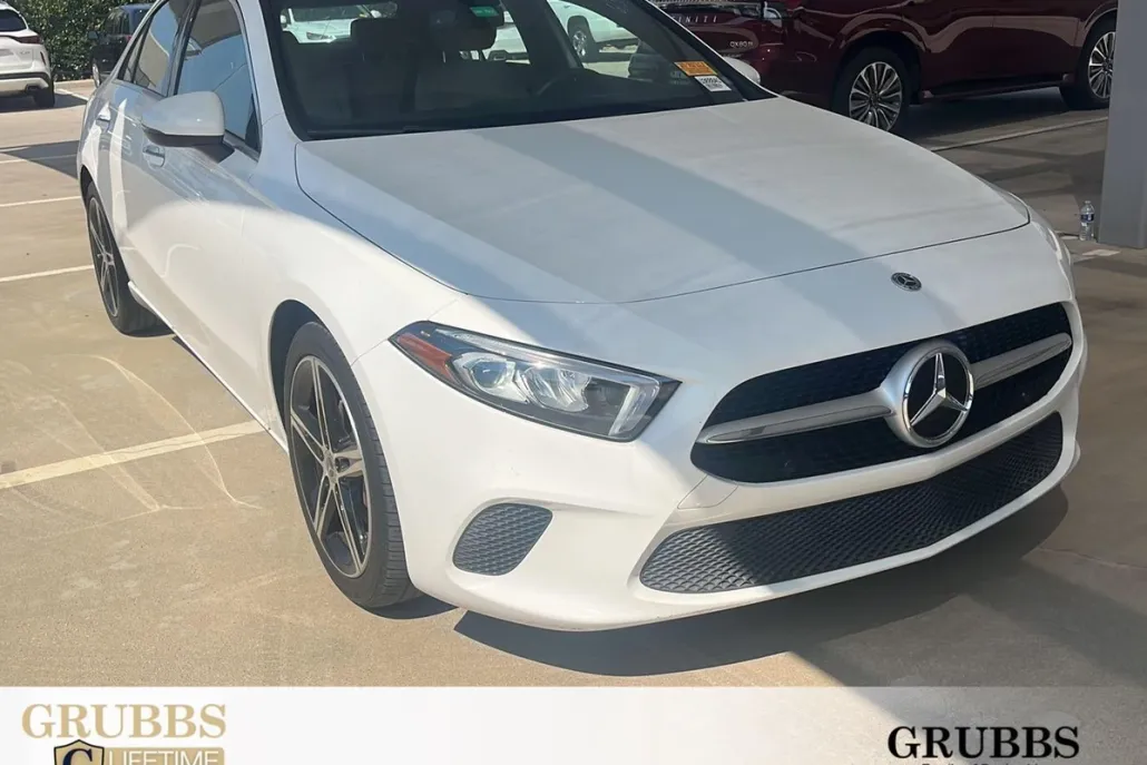2022 Mercedes Benz A 220 photo 1