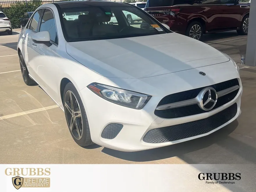2022 Mercedes Benz A 220 photo 1
