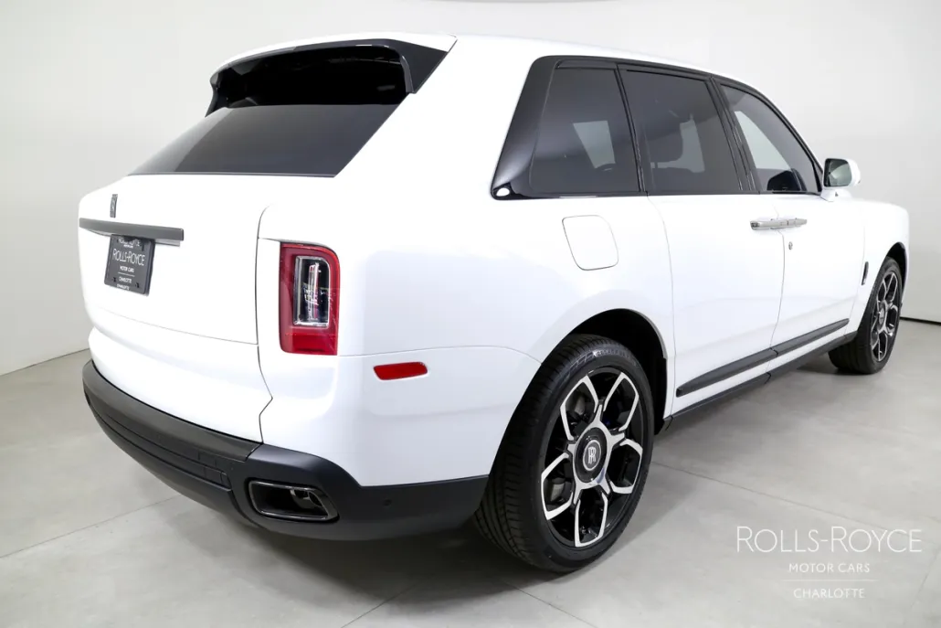 2024 Rolls Royce Cullinan Black Badge photo 1