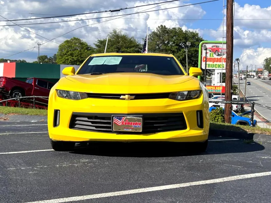 2017 Chevrolet Camaro 1LT Coupe photo 2