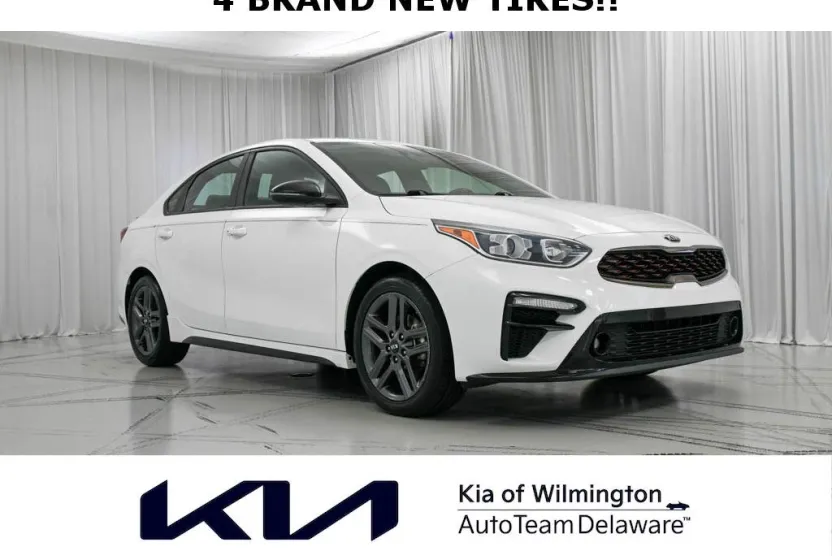 2021 Kia Forte GT-Line photo 1