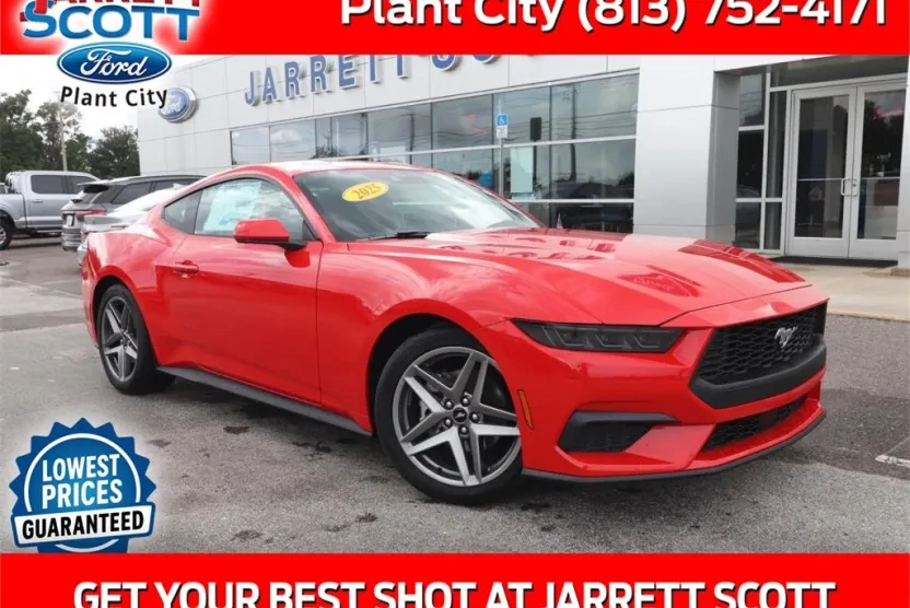2025 Ford Mustang EcoBoost photo 1