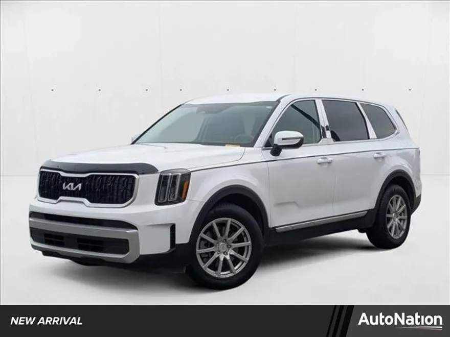 2024 Kia Telluride LX photo 1