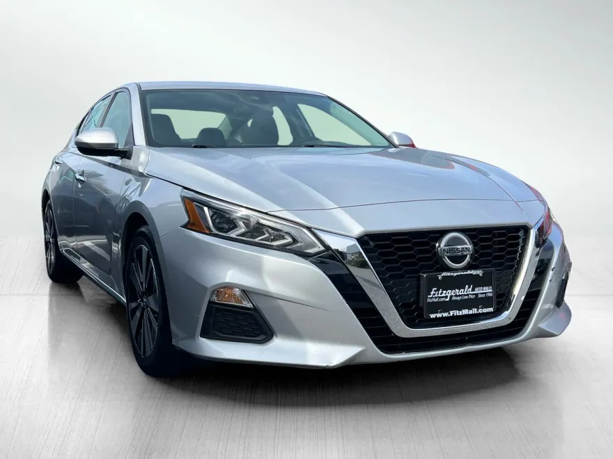 2022 Nissan Altima 2.5 SV photo 1