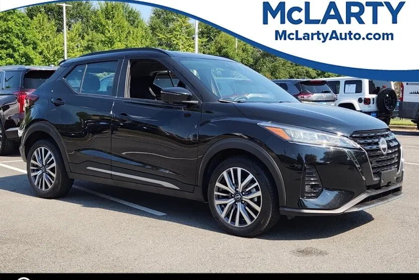 2024 Nissan Kicks SR photo 1