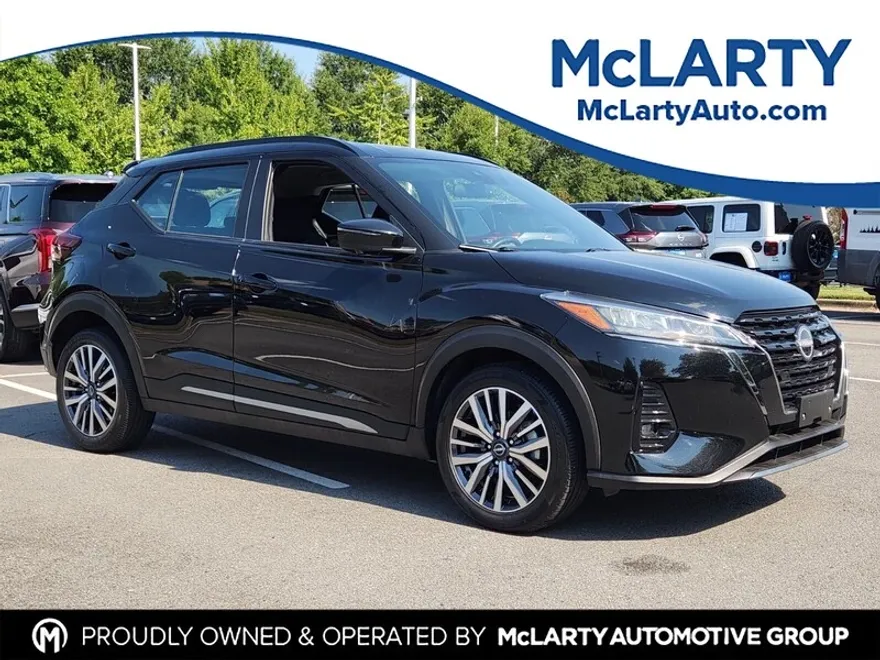 2024 Nissan Kicks SR photo 1