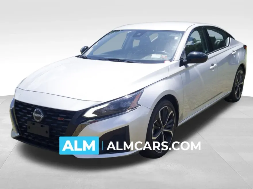 2023 Nissan Altima 2.5 SR photo 1