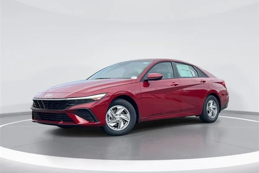 2025 Hyundai Elantra SE photo 1
