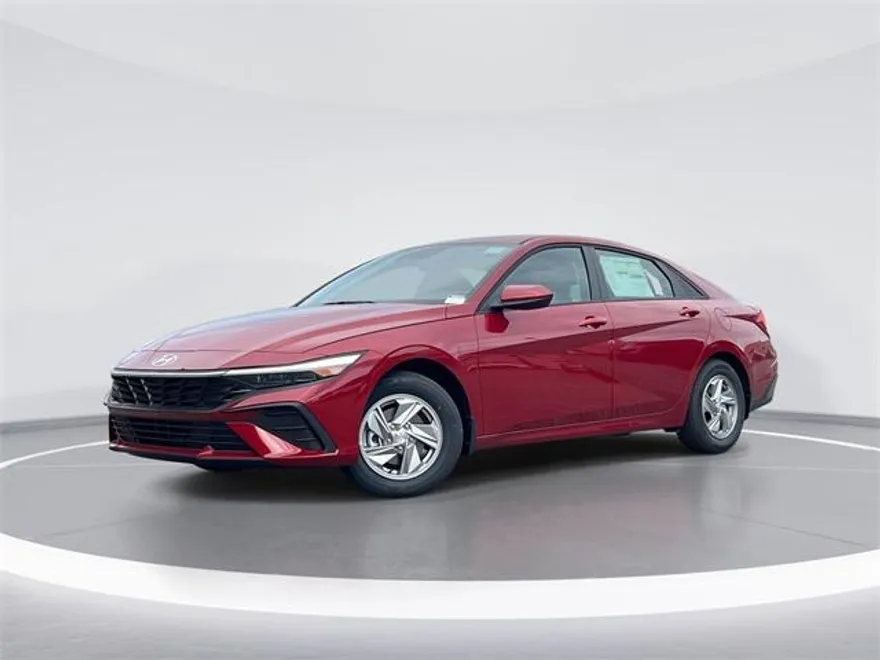 2025 Hyundai Elantra SE photo 1