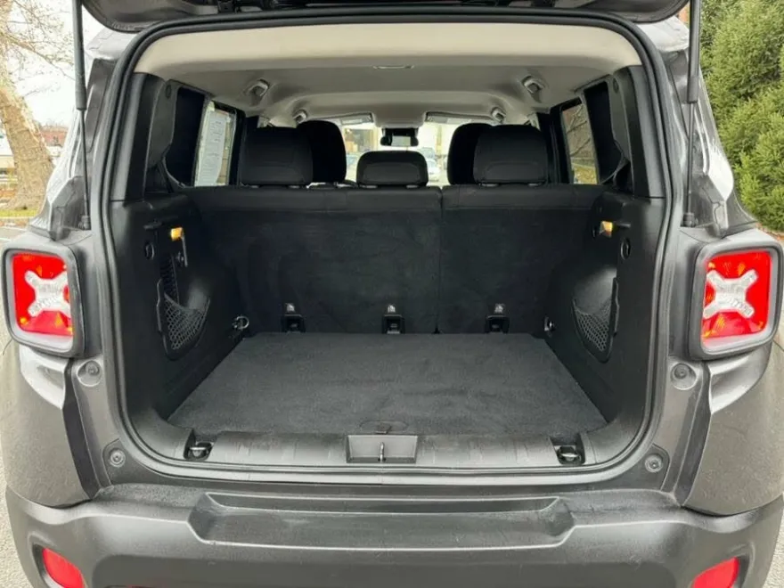 2016 Jeep Renegade Trailhawk photo 27