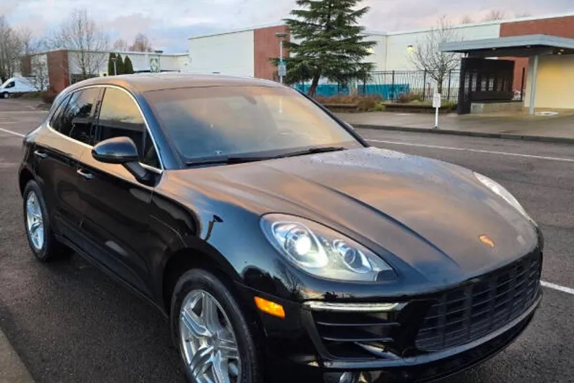 2015 Porsche Macan S photo 1