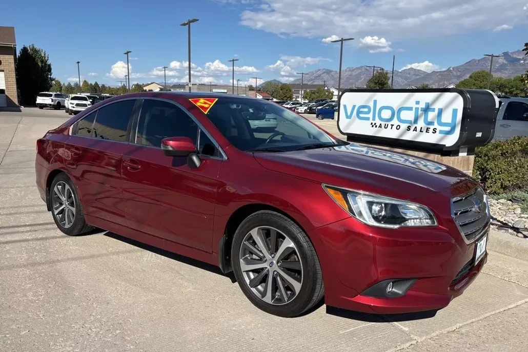 2017 Subaru Legacy 3.6R photo 1