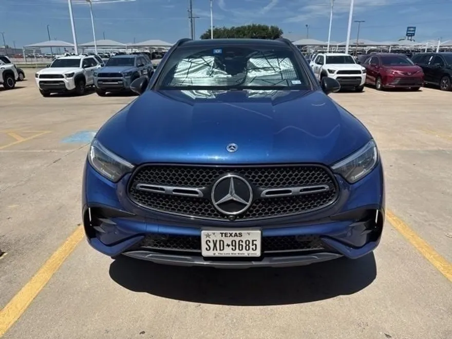 2023 Mercedes Benz GLC 300 4MATIC photo 1