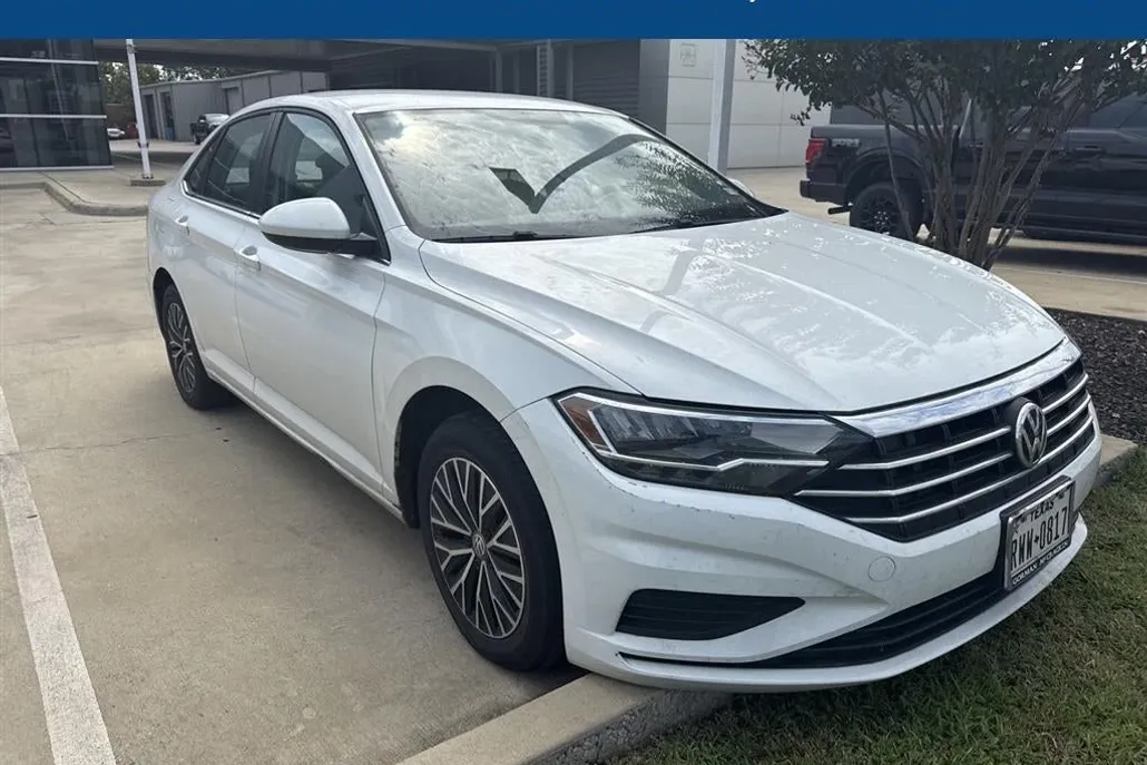 2021 Volkswagen Jetta R-Line photo 1