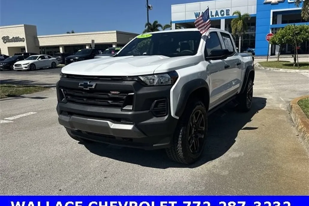 2024 Chevrolet Colorado Trail Boss photo 1