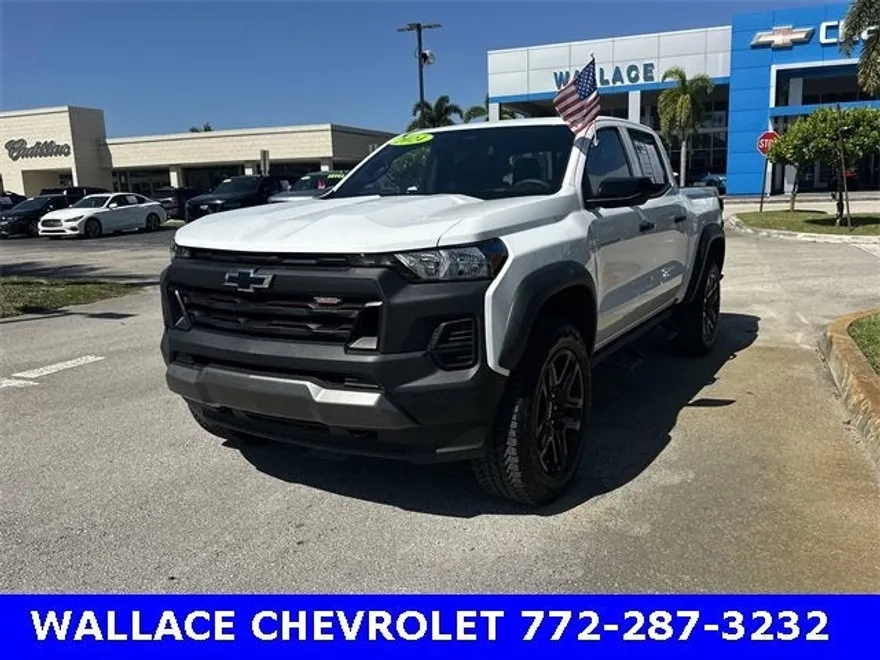 2024 Chevrolet Colorado Trail Boss photo 1