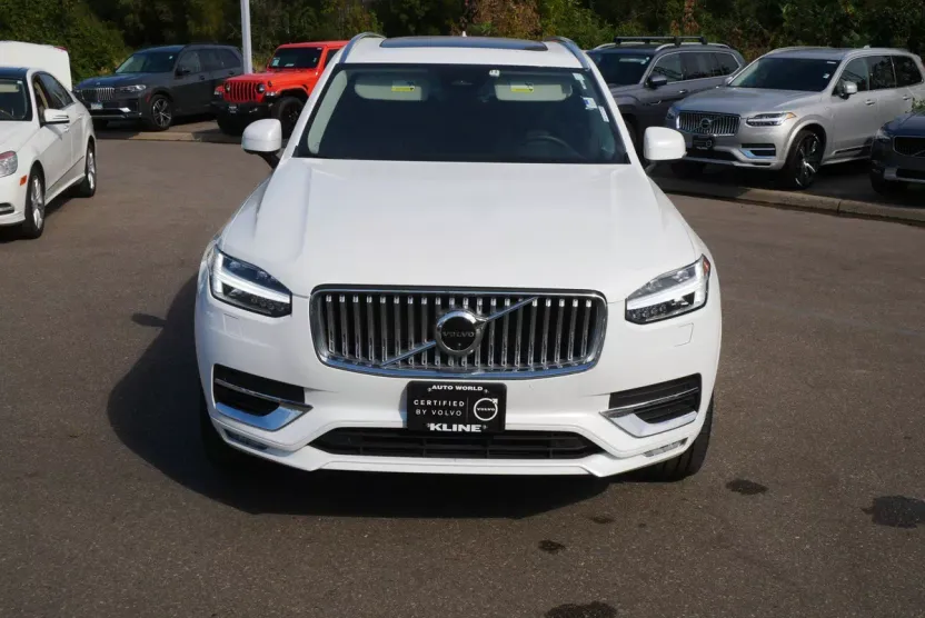 2023 Volvo XC90 AWD Plus photo 1