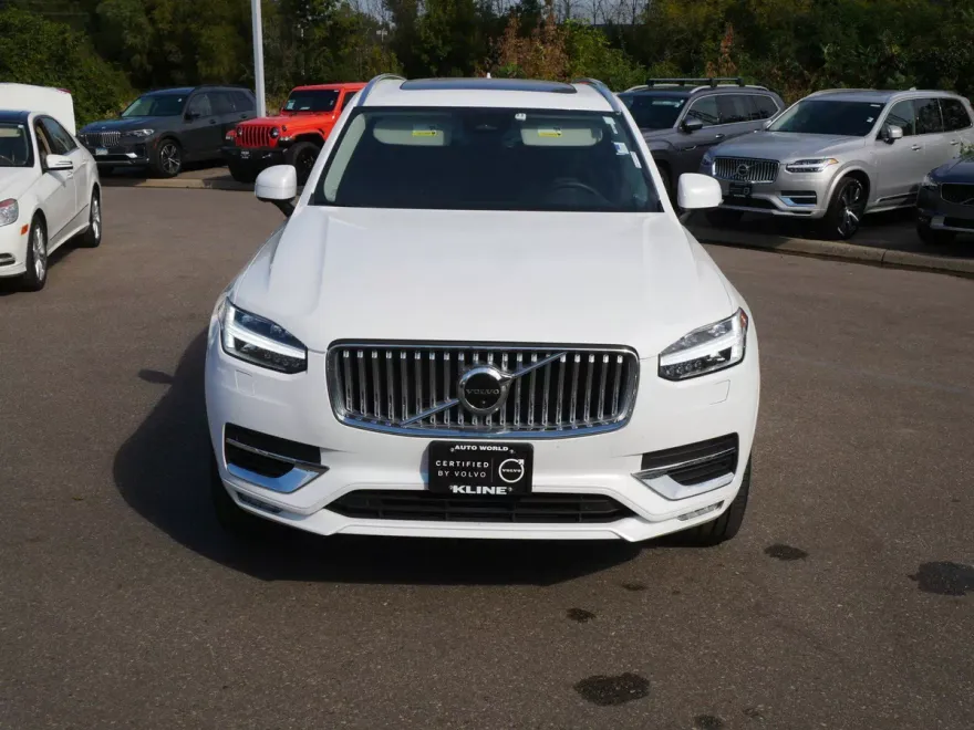 2023 Volvo XC90 AWD Plus photo 1