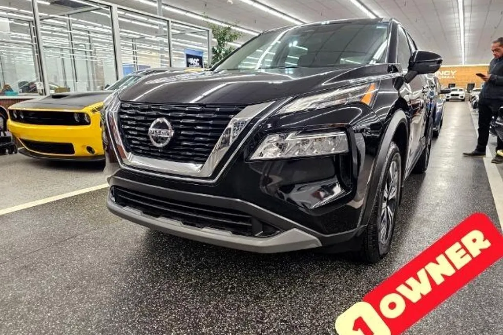 2021 Nissan Rogue SV photo 1