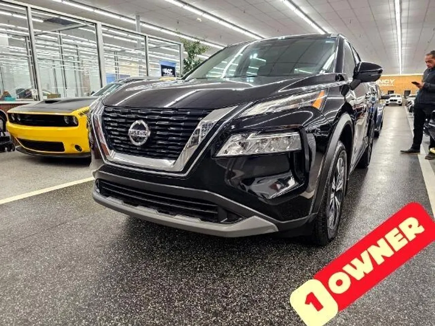 2021 Nissan Rogue SV photo 1