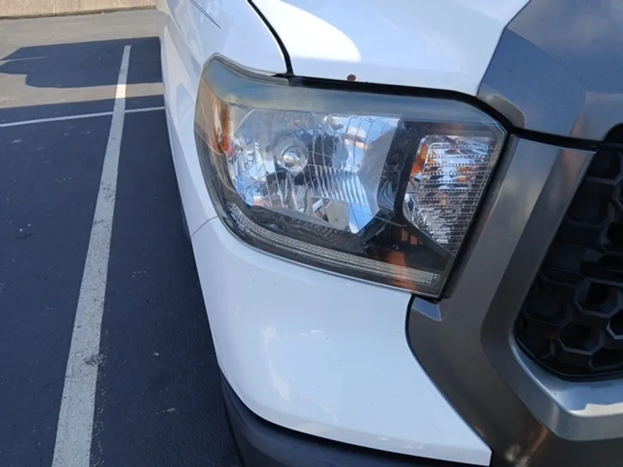 2018 Toyota Tundra SR5 photo 1