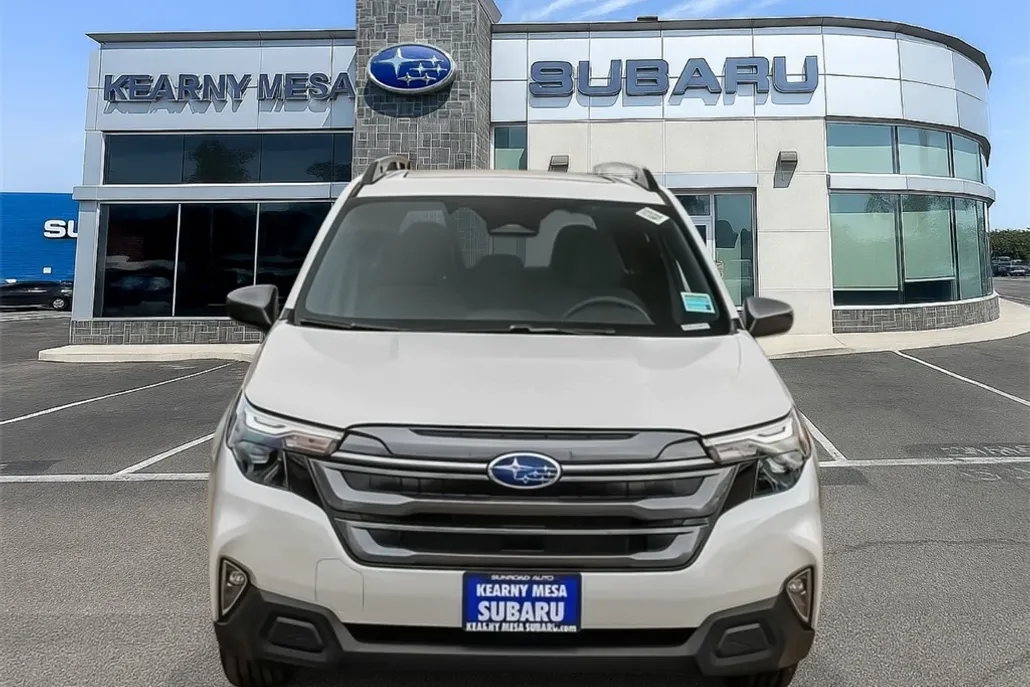 2025 Subaru Forester Premium Base photo 1