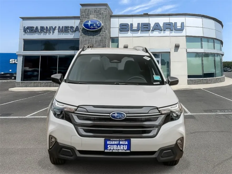 2025 Subaru Forester Premium Base photo 1