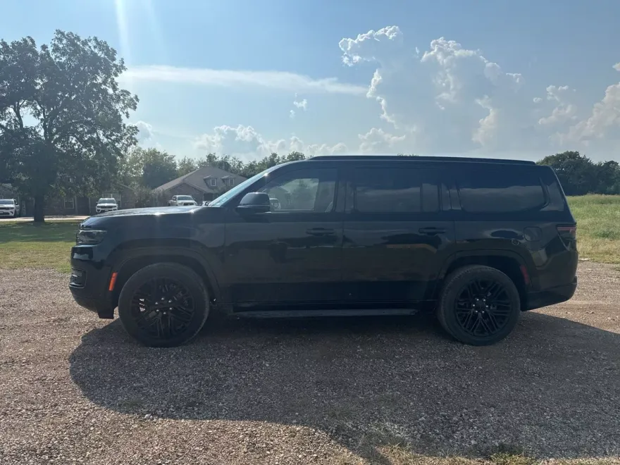2023 Jeep Wagoneer Series II Carbide photo 1