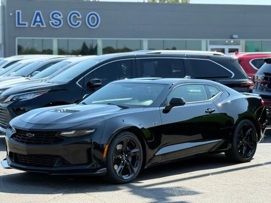 2022 Chevrolet Camaro LT1 photo 1