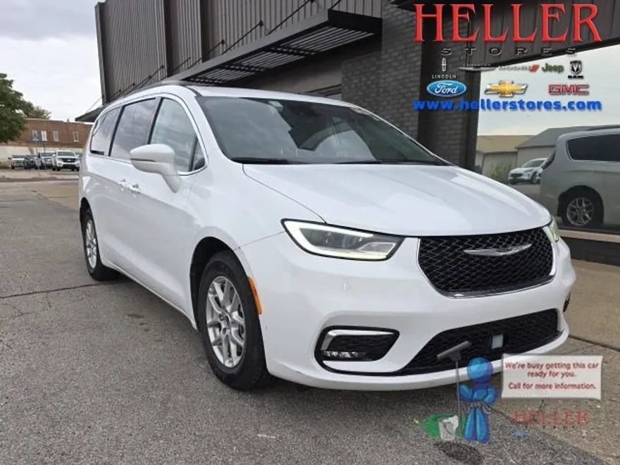 2022 Chrysler Pacifica Touring L photo 1