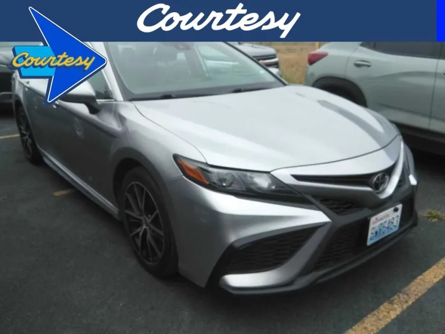 2021 Toyota Camry SE photo 1