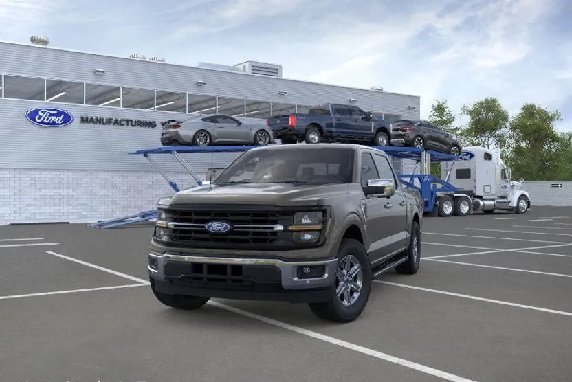 2025 Ford F-150 XLT photo 1