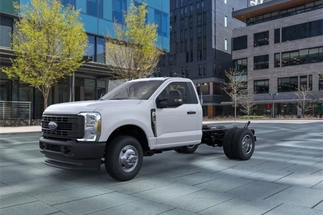 2025 Ford F-350 photo 1