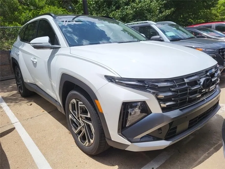 2025 Hyundai Tucson Limited photo 1
