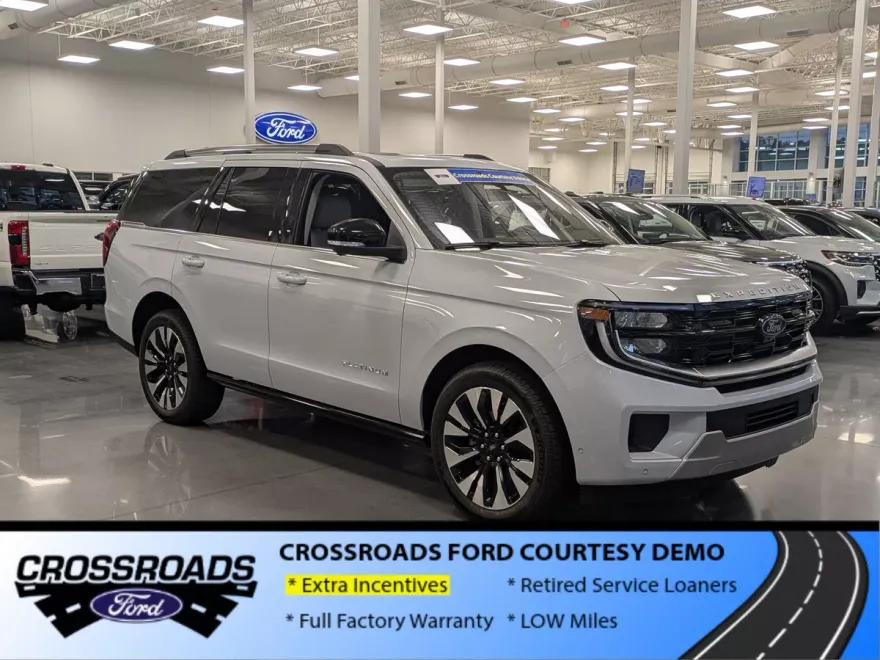 2025 Ford Expedition Platinum photo 1