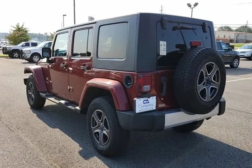 2008 Jeep Wrangler Unlimited Sahara photo 1