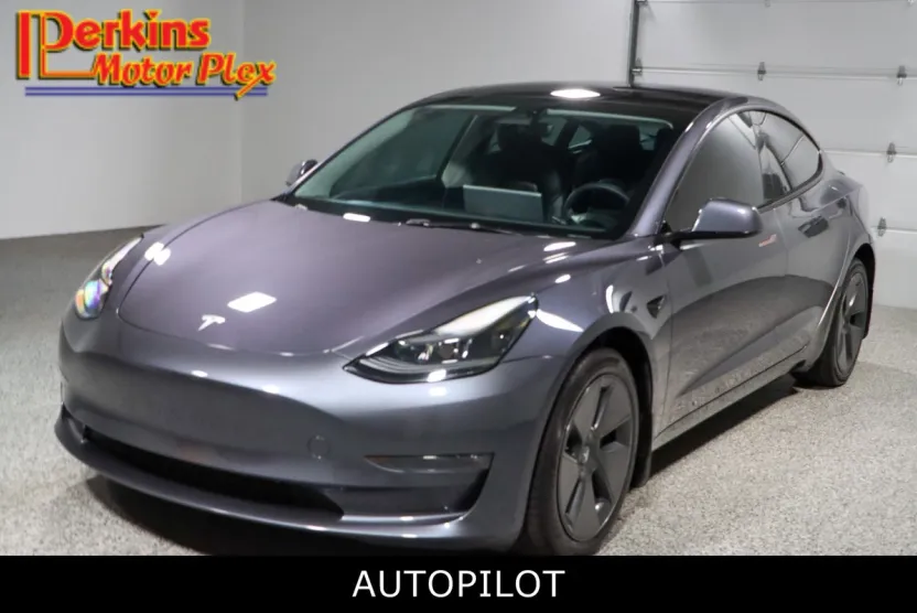 2023 Tesla Model 3 Long Range photo 1