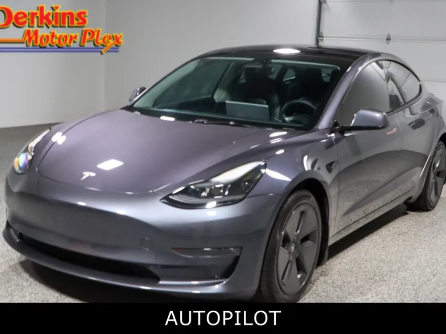 2023 Tesla Model 3 Long Range photo 1