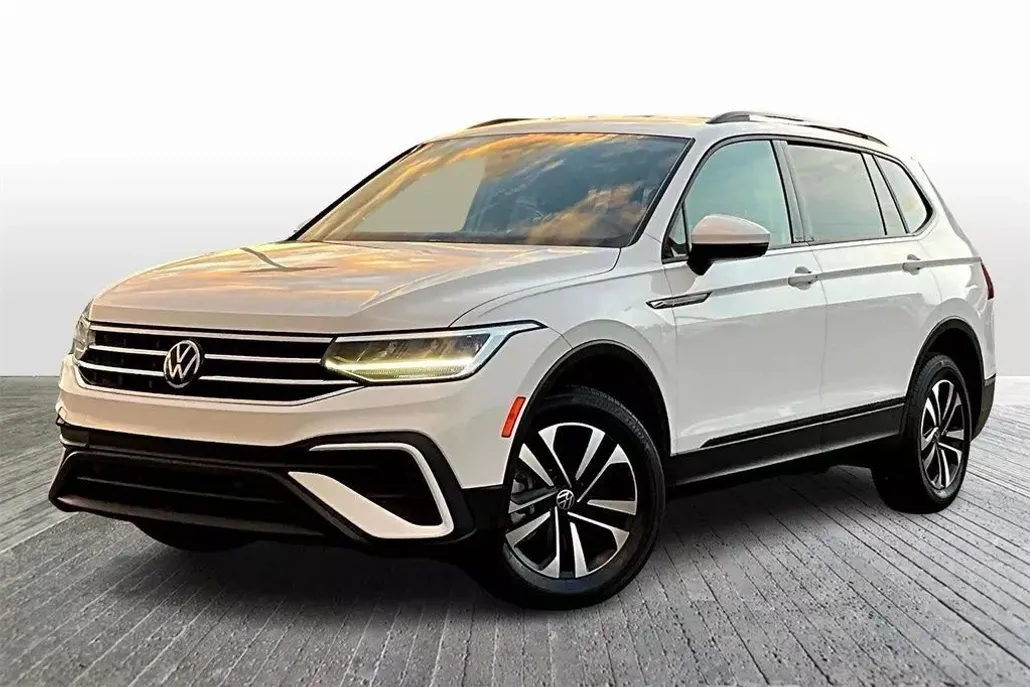 2022 Volkswagen Tiguan Sport photo 1