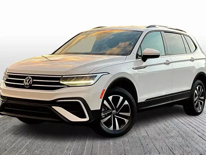 2022 Volkswagen Tiguan Sport photo 1