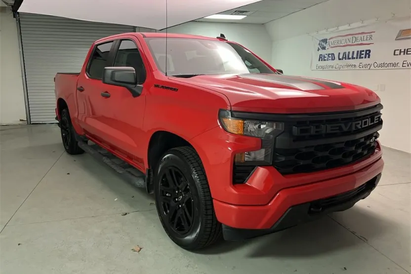 2023 Chevrolet Silverado 1500 Custom photo 1