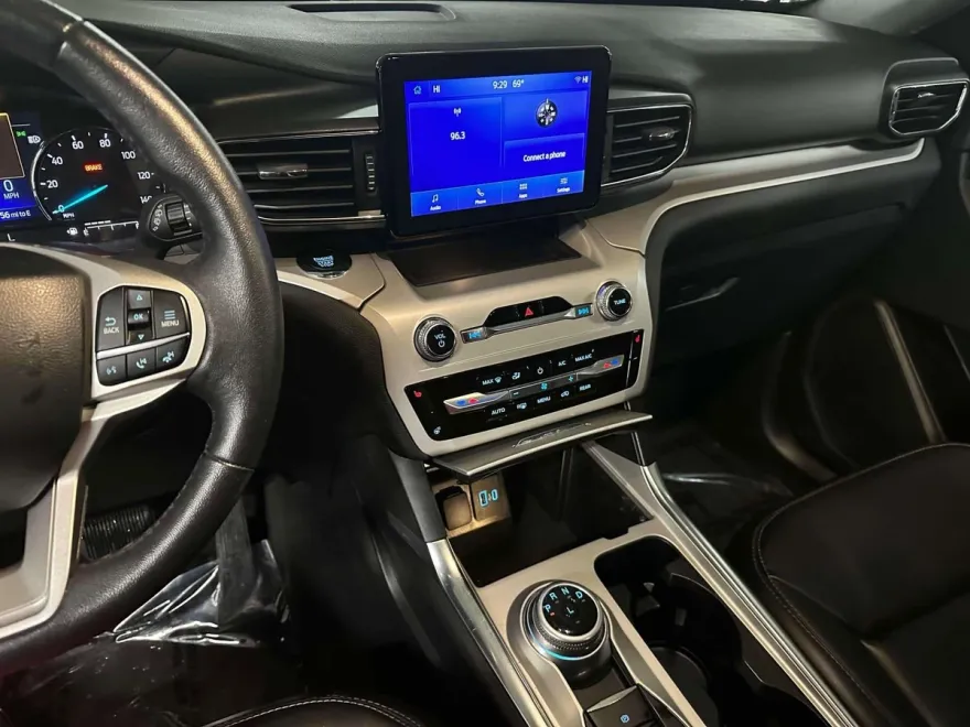 2023 Ford Explorer XLT photo 20