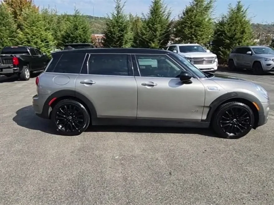2019 Mini Clubman ALL4 Base S photo 1